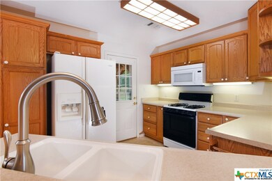 126 S Johnson Ave, San Marcos, TX 78666 - photo 7