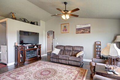 5177 Tomahawk Dr-16