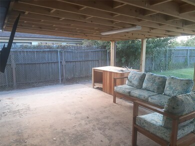 412 Linda Ln, Alvin, TX 77511 - photo 6