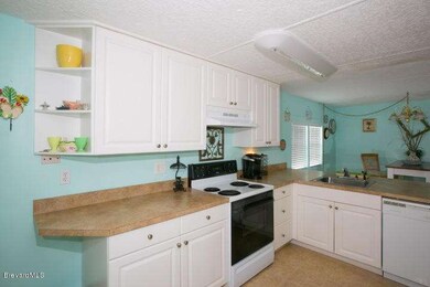 446 Egret - Kitchen 2