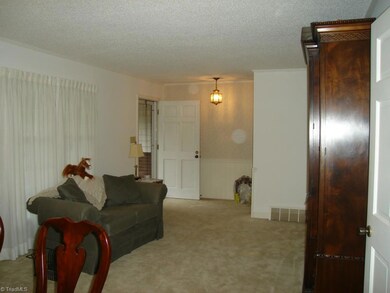 679 Brownmire Dr, Asheboro, NC 27205 - photo 3