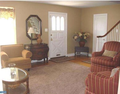 533 Gainsboro Rd, Drexel Hill, PA 19026 - photo 3