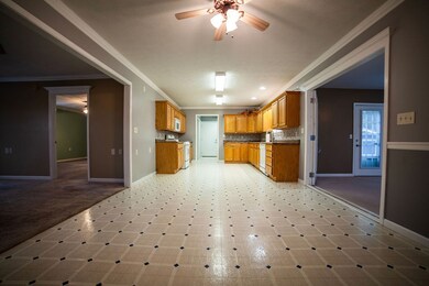 676 Indian Springs Cir, Manchester, TN 37355 - photo 6