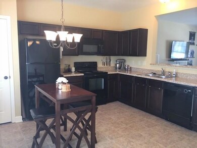 Beautiful Kitchen & all appliances remain