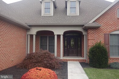 279 Lindman Dr, Chambersburg, PA 17202 - photo 2