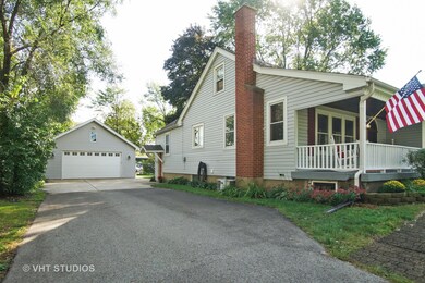 HUGE 2.5 car garage with extra long driveway for p