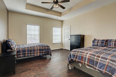 870 Barrell Rd unit D2, Alvin, TX 77511 - photo 4