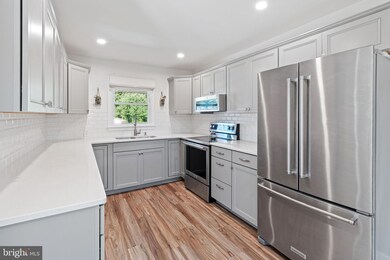 19 Zieglers Ln, Trenton, NJ 08690 - photo 6