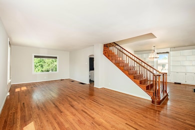 007_8_gibbons_street17-edit_580