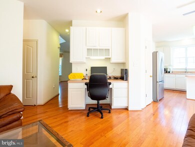 11152 Yellow Leaf Way, Germantown, MD 20876 - photo 6