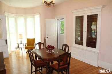 820 Bridge Ave, Davenport, IA 52803 - photo 5