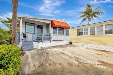 559 Nettles Blvd, Jensen Beach, FL 34957 - photo 6