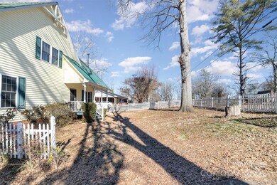 295 Clinton St, Shelby, NC 28150 - photo 4