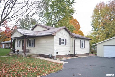 642 S East St, Virginia, IL 62691 - photo 2