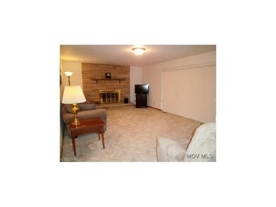 Living room w/fireplace