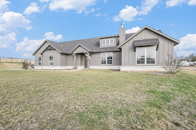 1035 Northern Oaks Ct, Springtown, TX 76082 - photo 2