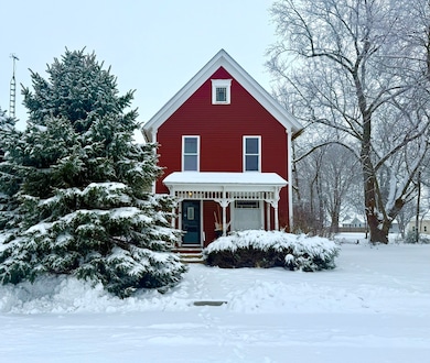 136 W Chestnut St, Compton, IL 61318 - photo 2