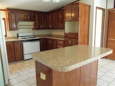 Large Kitchen with a island