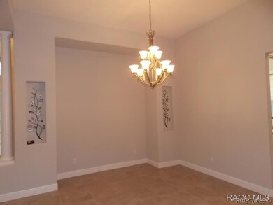 SPACIOUS DINING ROOM