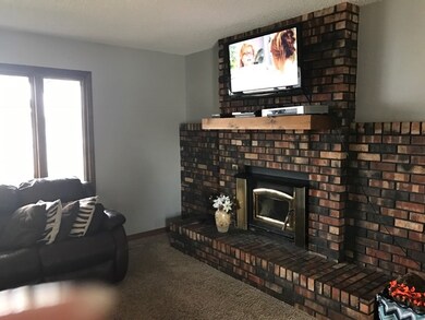 4002 W Redwood Dr, North Platte, NE 69101 - photo 2