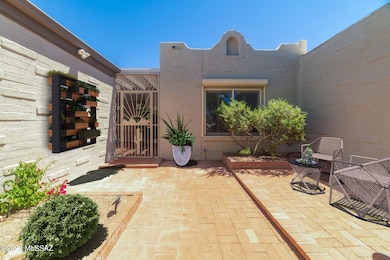 virtual front courtyard