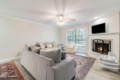 6-web-or-mls-1400 E Bayou Pkwy-8