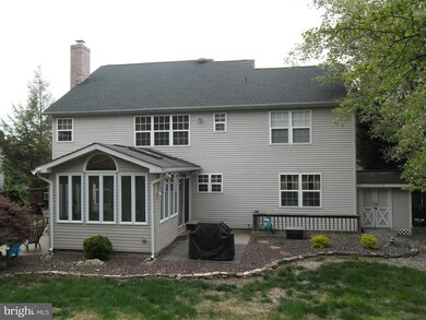 423 Hawkridge Ln, Sykesville, MD 21784 - photo 2