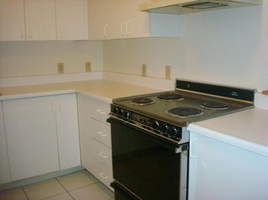 273 Cambridge Rd unit 304, Woburn, MA 01801 - photo 4