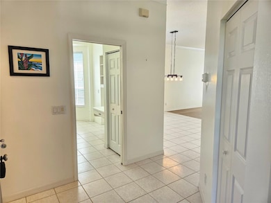 835 Chalmers Dr unit 835, Venice, FL 34293 - photo 5