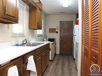 4212 SW 23rd St, Topeka, KS 66614 - photo 4