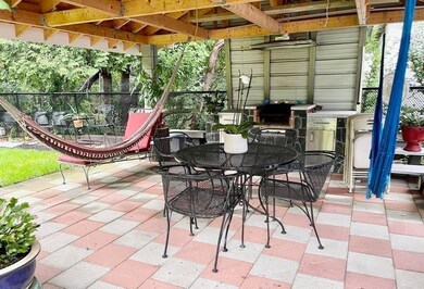 1055 Waverley St, Framingham, MA 01702 - photo 6