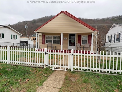 407 Dupont Ave, Nitro, WV 25143 - photo 4