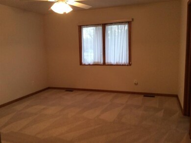 2420 Chestnut Crescent unit 242, Saline, MI 48176 - photo 7