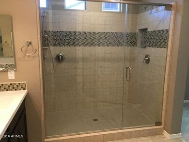 CS00f lot 121 mbr shower1