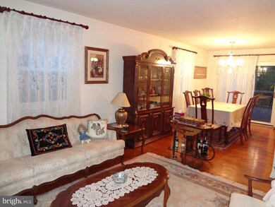 213 Bramber Dr, Broomall, PA 19008 - photo 5