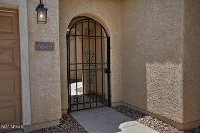 6619 W Desert Blossom Way-large-005-049-