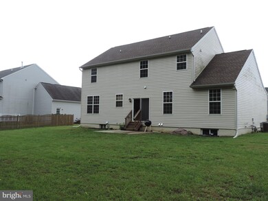 10229 Saddlebrooke Ln, Hagerstown, MD 21740 - photo 2