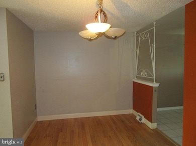 4208 Saint Denis Dr, Philadelphia, PA 19114 - photo 4