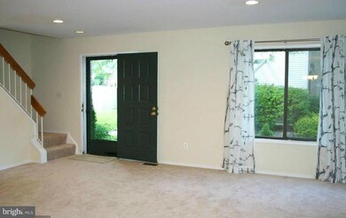 9323 Sparrow Valley Dr, Montgomery Village, MD 20886 - photo 2