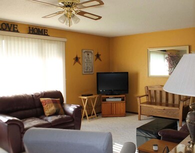 LIVING ROOM 2<|><|>