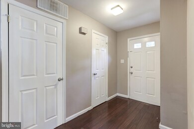 6107 Heron Pond Ct, Burke, VA 22015 - photo 5