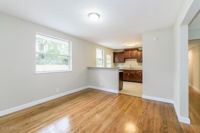 6321 Mercado Dr, Jacksonville, FL 32210 - photo 6