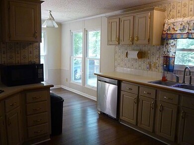 415 Setter Dr, Box Springs, GA 31801 - photo 5