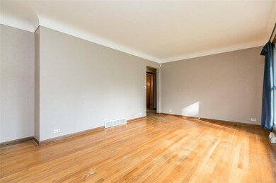 1131 Crestview Dr SE, Cedar Rapids, IA 52403 - photo 6