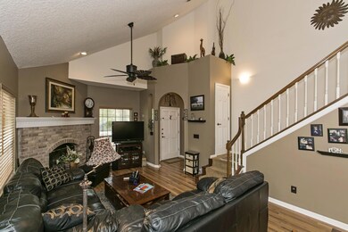 005_Living Room