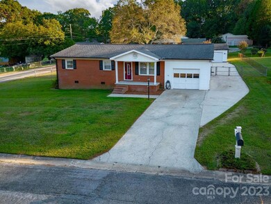 2013 Townview Dr, Kannapolis, NC 28081 - photo 5