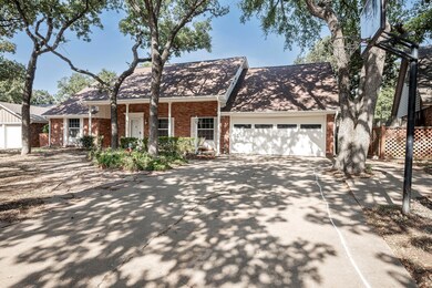 617 Kentwood Cir, Bedford, TX 76021 - photo 2