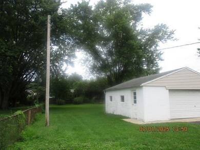 1382 Elmore Side view garage