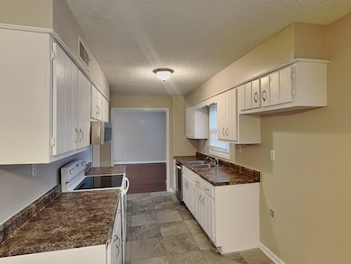 1017 Hawkview Dr, Cordova, TN 38018 - photo 3