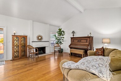 426 NE Royal Dr, Grants Pass, OR 97526 - photo 5